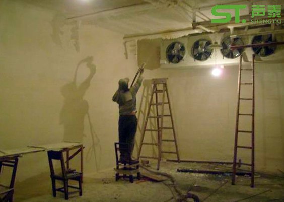 吸音噴涂現場施工視頻,吸音噴涂施工視頻